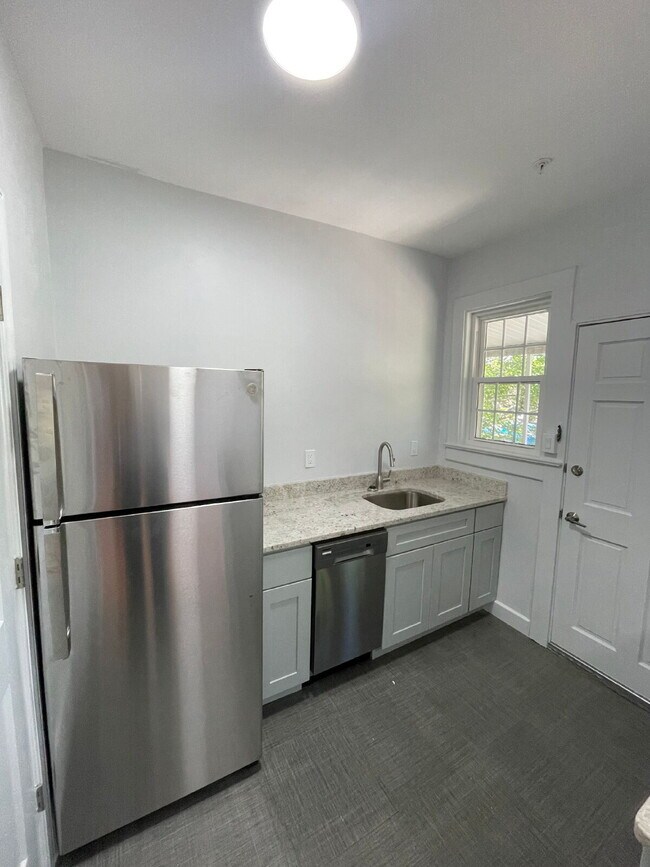 Foto del edificio - Recently remodeled 2/1 in Midtown!