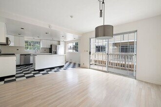 Building Photo - 206 S Catalina Ave