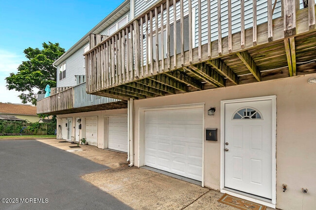 Foto del edificio - 6 Beachway Ave