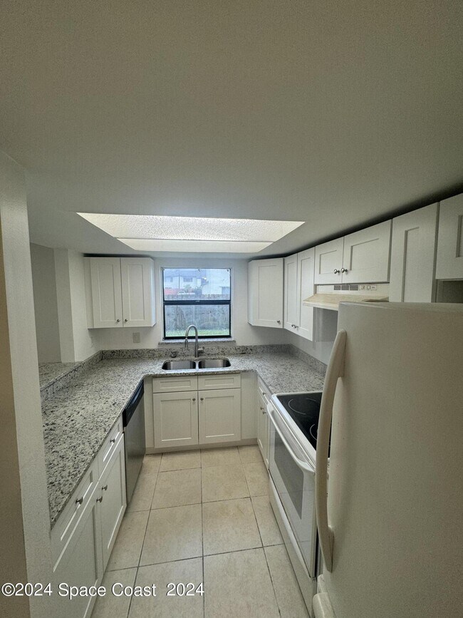 Foto del edificio - 592 N Wickham Rd