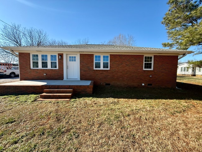 Building Photo - Completely Remodeled Home For Rent!