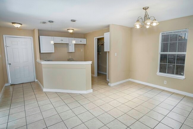 Building Photo - 717 N Colorado St