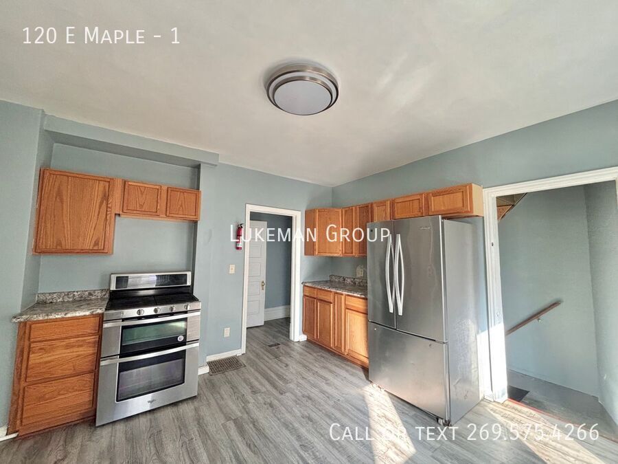Primary Photo - 120 E Maple-1