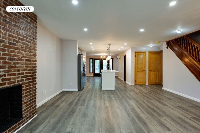 Foto del edificio - 741 Decatur St
