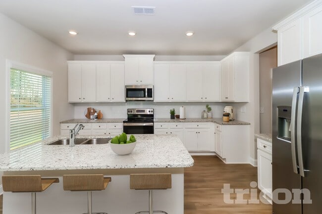 Building Photo - 116 Queenshall Rd