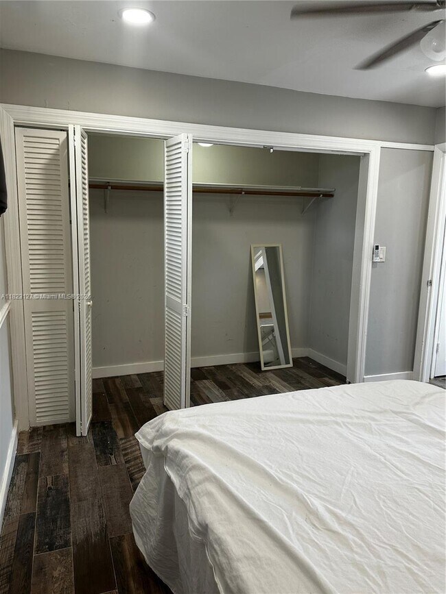 Foto del edificio - 6837 SW 39th Terrace