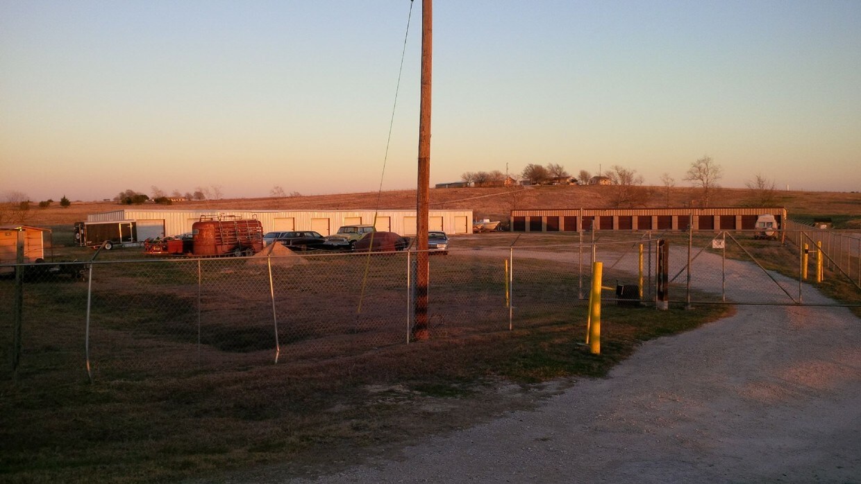 Warehouse Units - 158 Stockmen Ln