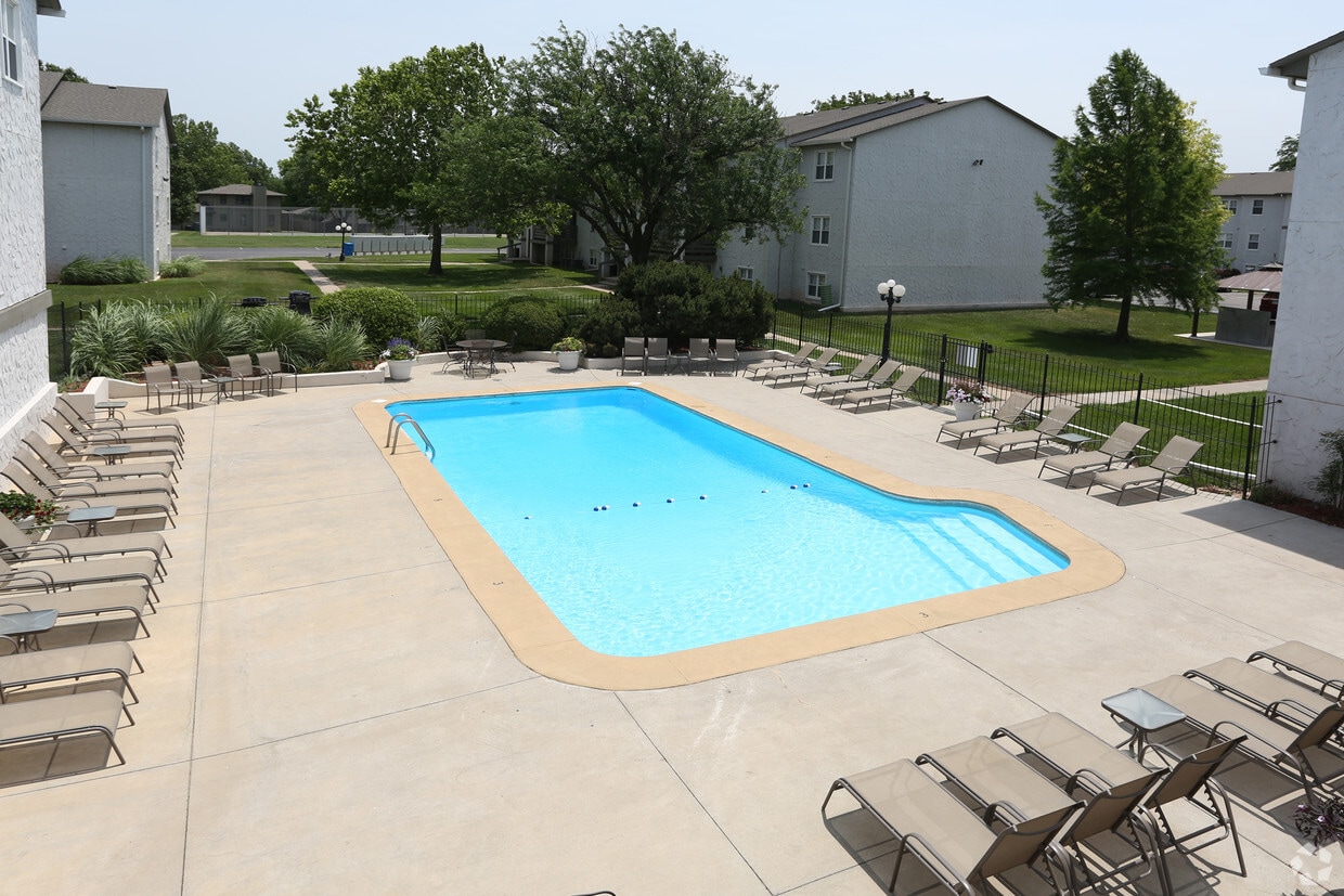 Primary Photo - Maple Ridge Apartments