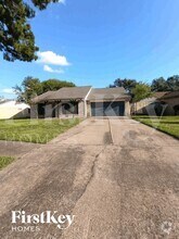 Building Photo - 17927 Lake Manor Dr