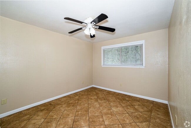 Interior Photo - Campus Court Apartments