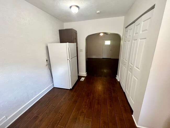Kitchen - 186 Poplar St