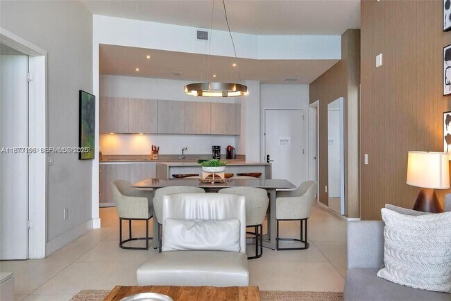 Building Photo - 4111 S Ocean Dr