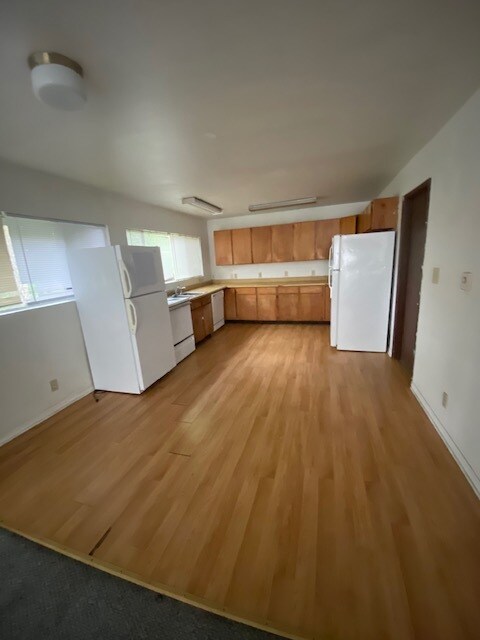 Primary Photo - 135 NW True St
