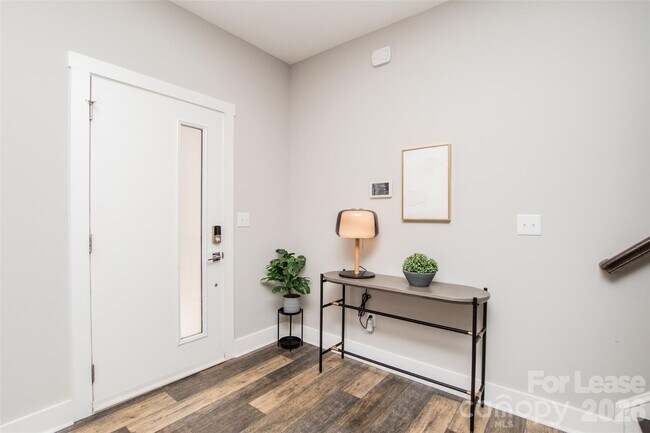 Foto del edificio - 1134 E 36th St