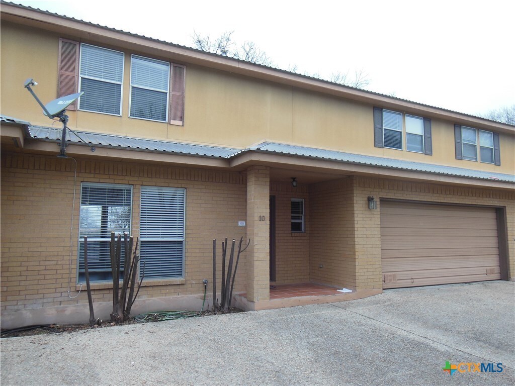 Primary Photo - 1641 Kuehler Ave