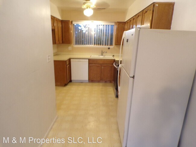Foto del edificio - 3 br, 1.5 bath House - 7373 W Copperview Dr