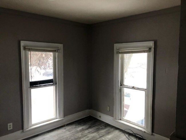 Building Photo - 1229 Peck