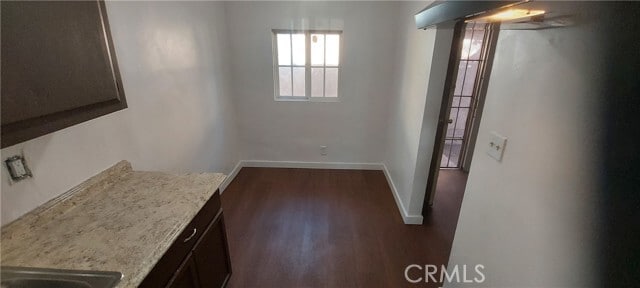 Foto del edificio - 1477 N Raymond Ave
