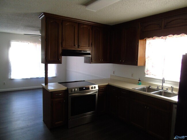 Foto del edificio - 166 Camille St