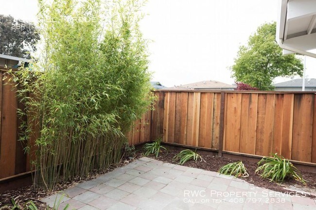 Building Photo - 1823 El Parque Ct