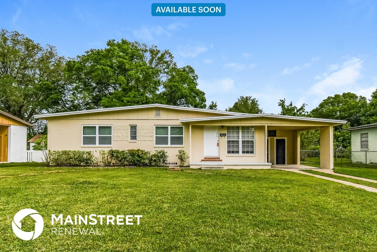 Foto principal - 6533 Burgundy Rd S