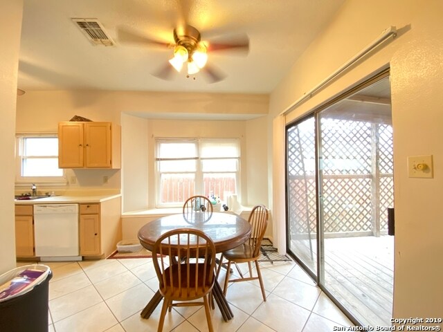 Building Photo - 9510 Autumn Grove