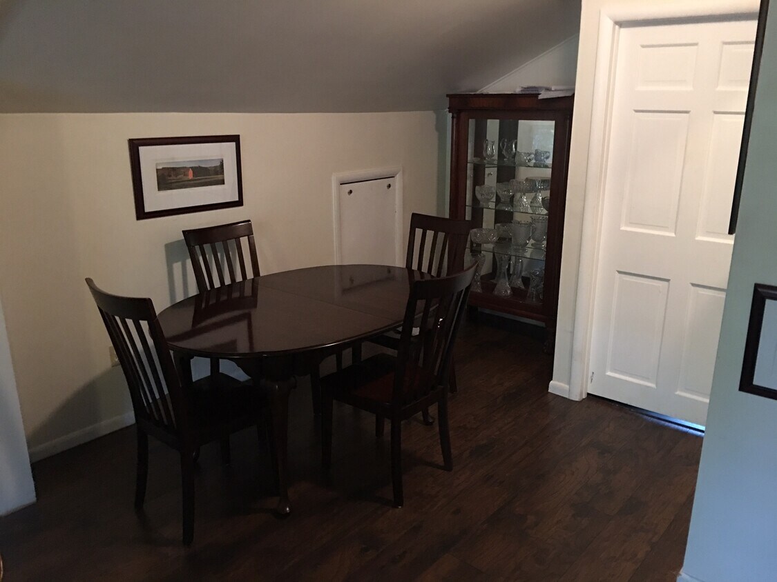 Primary Photo - 33 Greenbush Dr