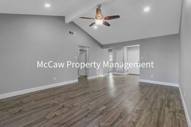 Foto del edificio - 706 Janann St