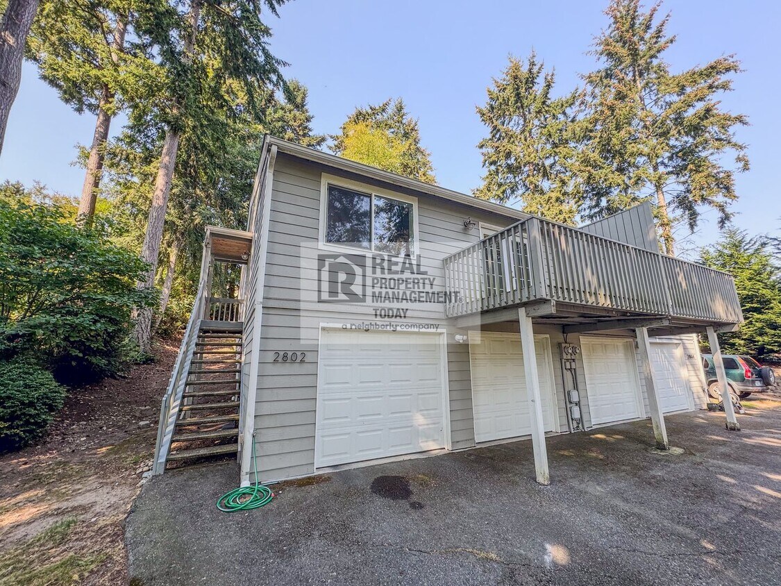 Primary Photo - 2 Bedroom Duplex in Gig Harbor!