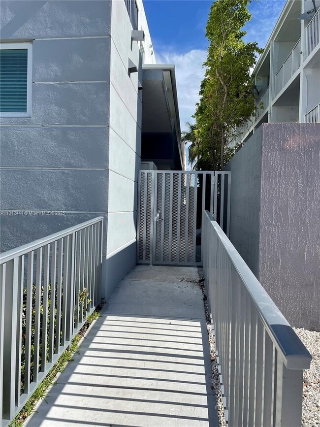 Building Photo - 535 SW 5th St