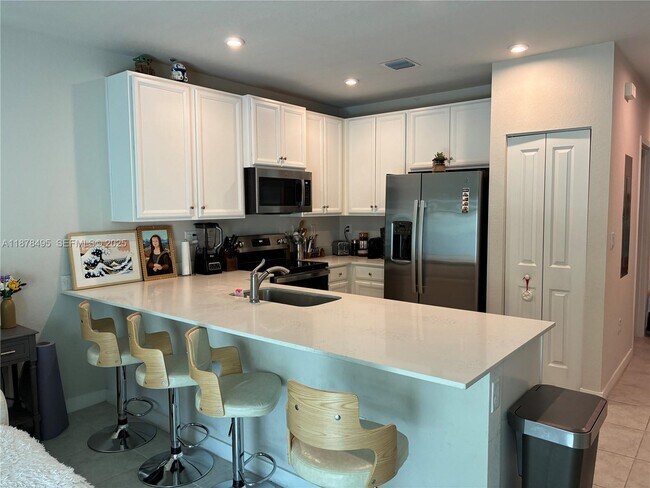 Foto del edificio - 1069 NW 4th Ter