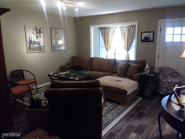 Foto del edificio - 2 br, 1.5 bath Townhome - 1884 Lanes Mill Rd