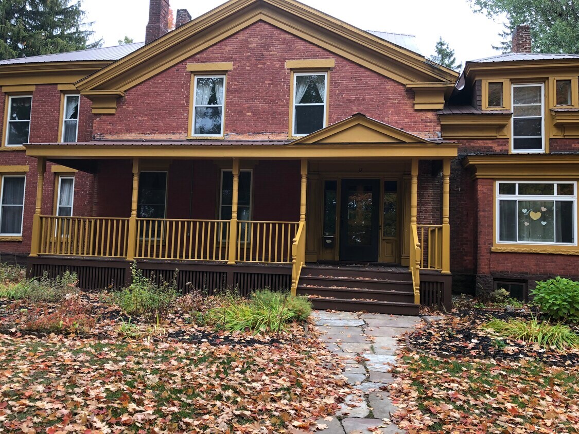 17 Terrace St Unit 1, Malone, NY 12953 Apartments in Malone, NY