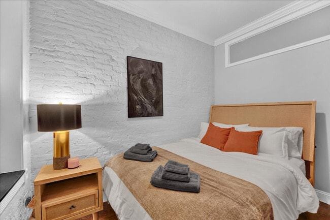 Foto del edificio - 346 E 18th St