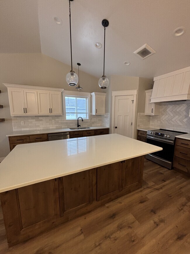 Foto del edificio - 696 Regency Ln