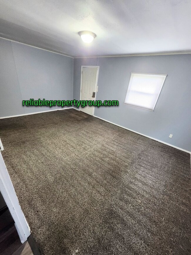Building Photo - New Listing in Fort Wayne