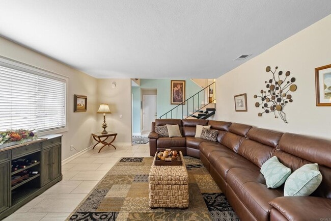 Building Photo - 4866 Park Dr