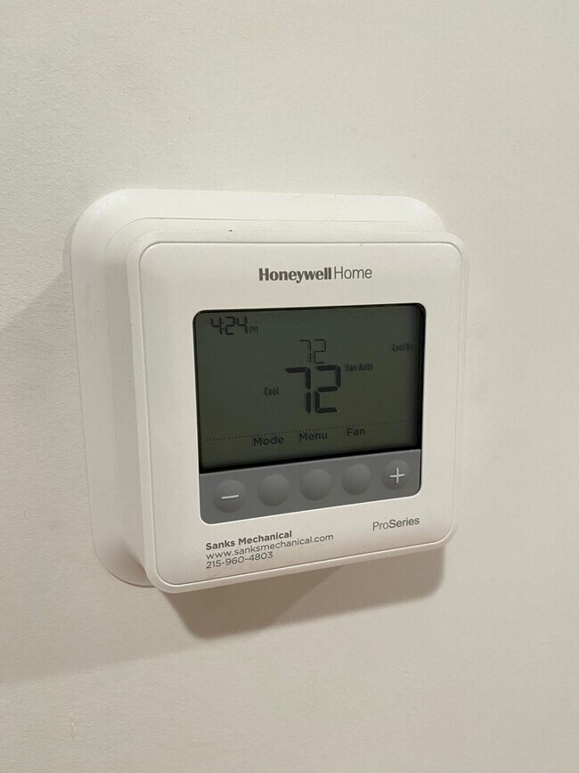 Building Photo - 1537 Cecil B. Moore Ave