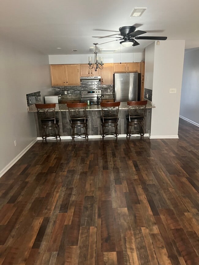 Foto del edificio - 2005 Locarno Dr