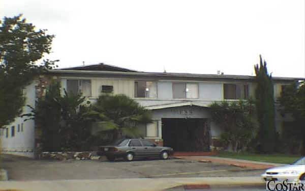 Building Photo - 833 W Duarte Rd