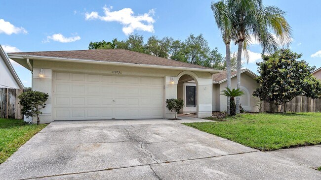Building Photo - Beautiful 3/2 Countyway Home