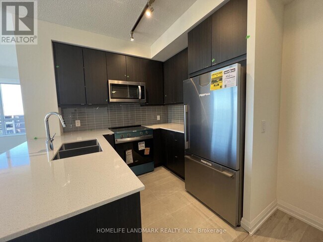 Photo du bâtiment - 3260 Sheppard Ave E