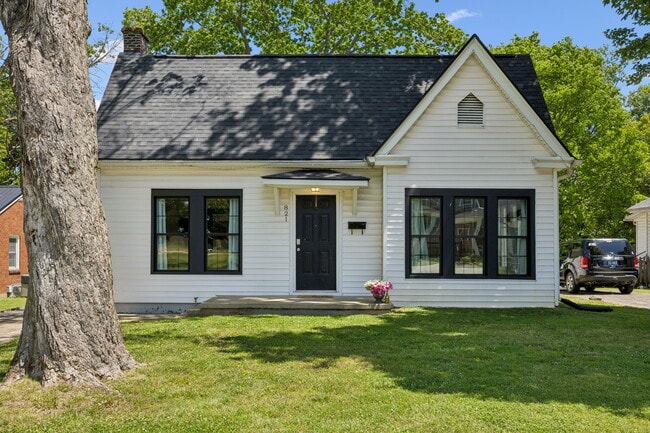 Building Photo - 821 Greenwood Ave