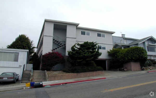 Building Photo - 841 Solano Ave