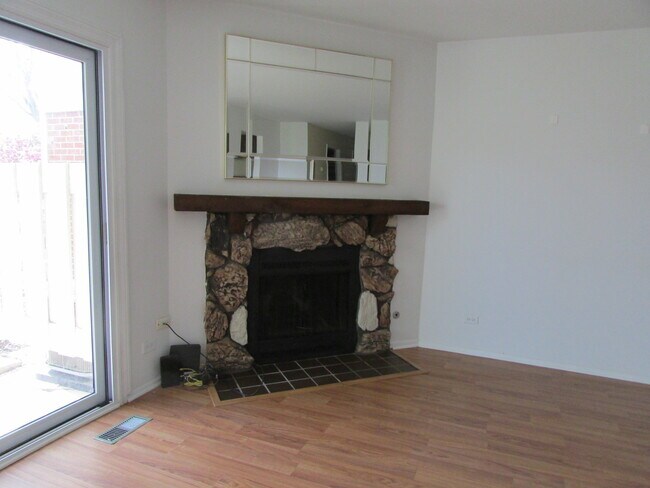 Foto del edificio - 1160 Northbury Ln
