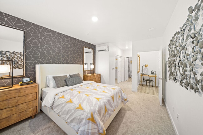 Building Photo - Rowan