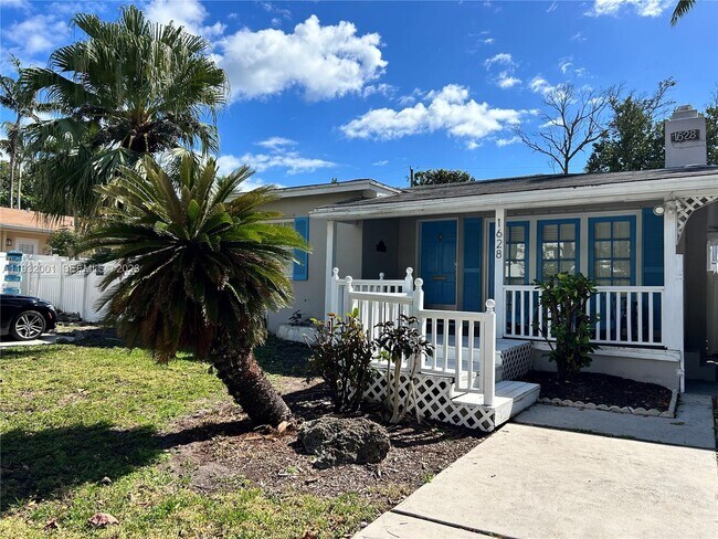 Foto del edificio - 1628 NE 4th Pl