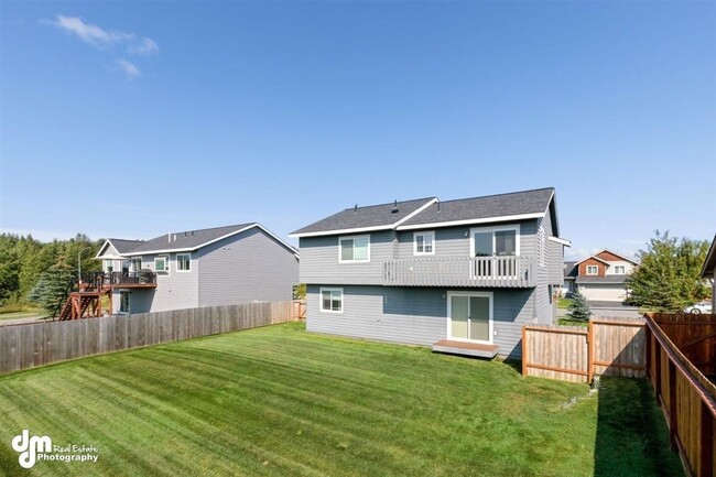 Building Photo - Gorgeous 4 Bedroom Home in West Park!