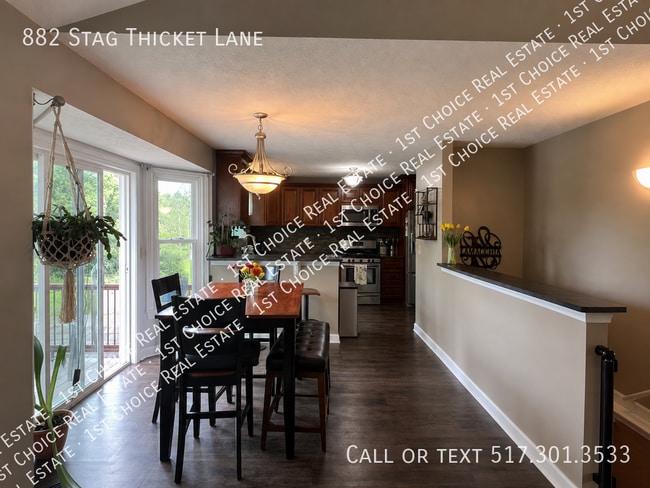Building Photo - 882 Stag Thicket Ln