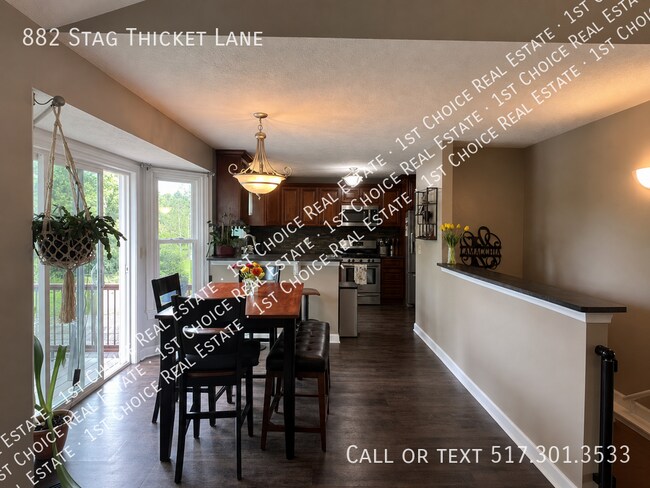 Foto del edificio - 882 Stag Thicket Ln